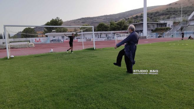 &Mu;&epsilon; &gamma;&kappa;&omicron;&lambda;&tau;&zeta;ή&delta;&epsilon;&sigmaf; &iota;&epsilon;&rho;&epsilon;ί&sigmaf; &omicron; &alpha;&gamma;&iota;&alpha;&sigma;&mu;ό&sigmaf; &tau;&omicron;&upsilon; &Pi;&alpha;&nu;&alpha;&rho;&gamma;&epsilon;&iota;&alpha;&kappa;&omicron;ύ! (vd)