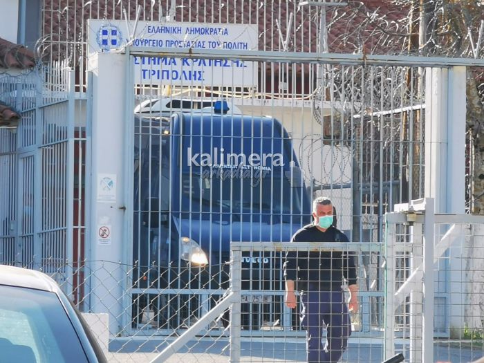 Δημήτρης Λιγνάδης | Το πρώτο 24ωρο στις φυλακές Τρίπολης δεν σταματούσε τα τηλέφωνα (vd)