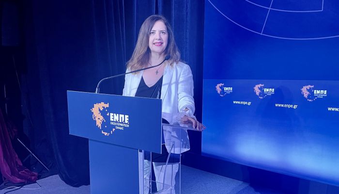 Νικολάκου: "Δεν είναι δυνατόν τα κόμματα να απαιτούν από τους Αυτοδιοικητικούς να είναι απλοί «χειροκροτητές» στις κομματικές εκδηλώσεις"