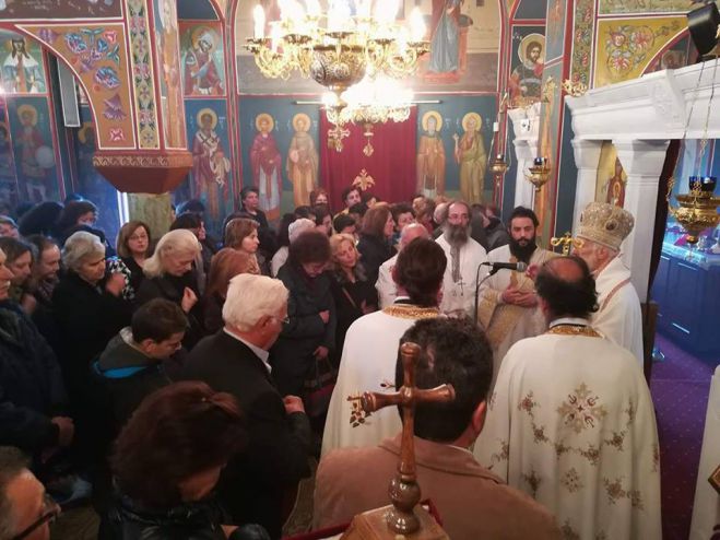 &Pi;&omicron;&lambda;ύ&sigmaf; &kappa;ό&sigma;&mu;&omicron;&sigmaf; &gamma;&iota;&alpha; &tau;&eta; &gamma;&iota;&omicron;&rho;&tau;ή &tau;&omicron;&upsilon; &Alpha;&gamma;ί&omicron;&upsilon; &Mu;&eta;&nu;ά &sigma;&tau;&eta;&nu; &pi;&epsilon;&rho;&iota;&omicron;&chi;ή "&Pi;&lambda;ά&tau;&sigma;&alpha;" (&epsilon;&iota;&kappa;ό&nu;&epsilon;&sigmaf;)
