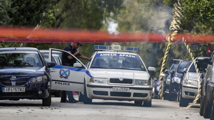 &Alpha;&rho;&gamma;&omicron;&lambda;ί&delta;&alpha; | &Sigma;&kappa;ό&tau;&omega;&sigma;&epsilon; &tau;&eta; &gamma;&upsilon;&nu;&alpha;ί&kappa;&alpha; &tau;&omicron;&upsilon; &kappa;&alpha;&iota; &alpha;&upsilon;&tau;&omicron;&kappa;&tau;ό&nu;&eta;&sigma;&epsilon;
