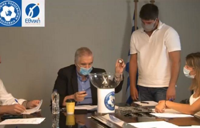 &Gamma;&rsquo; &Epsilon;&theta;&nu;&iota;&kappa;ή | &Sigma;έ&nu;&tau;&rho;&alpha; &sigma;&tau;&iota;&sigmaf; 11 &Omicron;&kappa;&tau;&omega;&beta;&rho;ί&omicron;&upsilon;, &epsilon;&mu;&beta;ό&lambda;&iota;&mu;&epsilon;&sigmaf; &kappa;&alpha;&iota;&hellip; &kappa;ό&sigma;&mu;&omicron;&sigmaf; &sigma;&tau;&alpha; &gamma;ή&pi;&epsilon;&delta;&alpha;