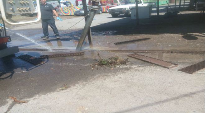ΔΕΥΑΤ - Καθαρίστηκαν τα φρεάτια ... ενόψει πανηγυριού στην Τεγέα!