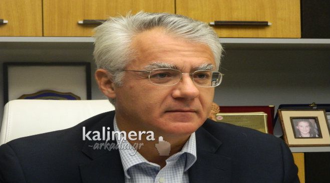 &Sigma;&mu;&upsilon;&rho;&nu;&iota;ώ&tau;&eta;&sigmaf;: &laquo;&Psi;&epsilon;ύ&delta;&epsilon;&tau;&alpha;&iota; &omicron; &Pi;&alpha;&upsilon;&lambda;ή&sigmaf;&raquo; (vd)
