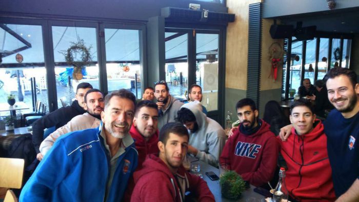 &Omicron; &kappa;&alpha;&phi;έ&sigmaf; &tau;&eta;&sigmaf; "&omicron;&iota;&kappa;&omicron;&gamma;έ&nu;&epsilon;&iota;&alpha;&sigmaf;" &tau;&omicron;&upsilon; &Alpha;&rho;&kappa;&alpha;&delta;&iota;&kappa;&omicron;ύ! (&epsilon;&iota;&kappa;ό&nu;&epsilon;&sigmaf;)