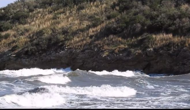 &Iota;&sigma;&chi;&upsilon;&rho;ό&sigmaf; &beta;&omicron;&rho;&iota;ά&sigmaf; "&sigma;ή&kappa;&omega;&sigma;&epsilon;" &kappa;ύ&mu;&alpha;&tau;&alpha; &sigma;&tau;&omicron; &Pi;&alpha;&rho;ά&lambda;&iota;&omicron; Ά&sigma;&tau;&rho;&omicron;&sigmaf; (vd)