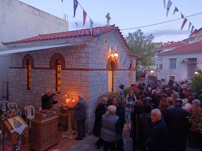 &Omicron; &Epsilon;&sigma;&pi;&epsilon;&rho;&iota;&nu;ό&sigmaf; &Alpha;&gamma;ί&omicron;&upsilon; &Nu;&epsilon;ί&lambda;&omicron;&upsilon; &sigma;&tau;&eta;&nu; &Tau;&rho;ί&pi;&omicron;&lambda;&eta; (&epsilon;&iota;&kappa;ό&nu;&epsilon;&sigmaf;)