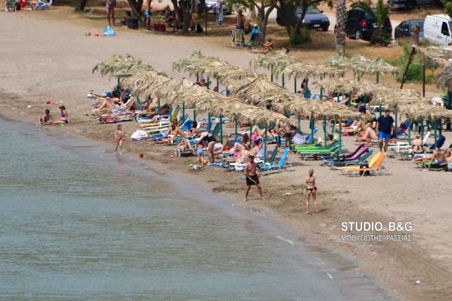 &Psi;&eta;&phi;ί&zeta;&omicron;&upsilon;&nu; ... &theta;ά&lambda;&alpha;&sigma;&sigma;&alpha; &sigma;&tau;&omicron; &Nu;&alpha;ύ&pi;&lambda;&iota;&omicron;!