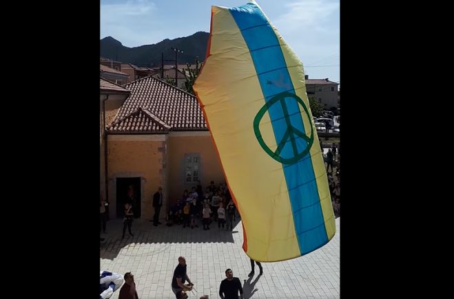 Αερόστατα στο Λεωνίδιο | Το φετινό μήνυμα για το Πάσχα έχει το Σύμβολο της Ειρήνης! (vd)