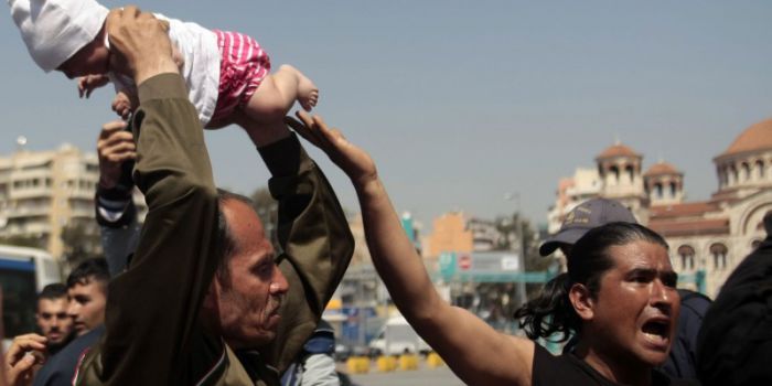 &Sigma;&omicron;&kappa; &sigma;&tau;&omicron;&nu; &Pi;&epsilon;&iota;&rho;&alpha;&iota;ά - &Pi;&rho;ό&sigma;&phi;&upsilon;&gamma;&alpha;&sigmaf; &pi;ή&gamma;&epsilon; &nu;&alpha; &pi;&epsilon;&tau;ά&xi;&epsilon;&iota; &nu;&epsilon;&omicron;&gamma;έ&nu;&nu;&eta;&tau;&omicron; &sigma;&tau;&omicron;&upsilon;&sigmaf; &lambda;&iota;&mu;&epsilon;&nu;&iota;&kappa;&omicron;ύ&sigmaf; (vd)