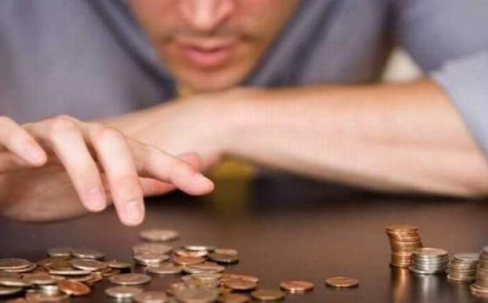 Πόσο μειώνονται μισθοί και συντάξεις από 1/1/2018 (πίνακας)