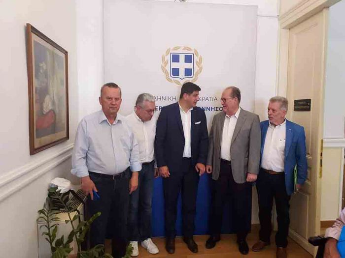 &Mu;&epsilon; 24.000 &euro; &sigma;&upsilon;&nu;&delta;&rho;ά&mu;&epsilon;&iota; &eta; &Pi;&epsilon;&rho;&iota;&phi;έ&rho;&epsilon;&iota;&alpha; &Pi;&epsilon;&lambda;&omicron;&pi;&omicron;&nu;&nu;ή&sigma;&omicron;&upsilon; &tau;&eta;&nu; Έ&kappa;&theta;&epsilon;&sigma;&eta; &Tau;&epsilon;&gamma;έ&alpha;&sigmaf;!