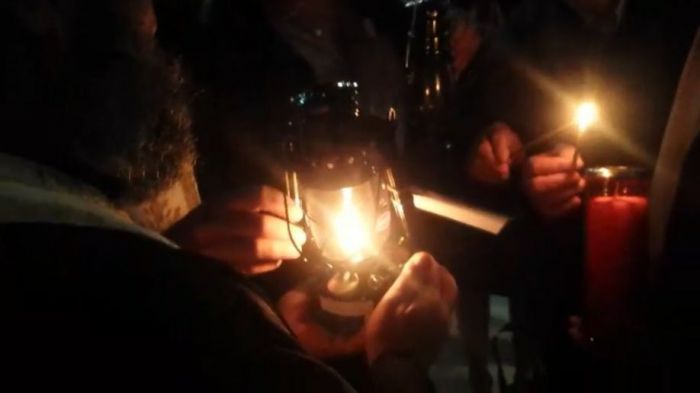 Πάσχα 2025 | Πώς θα μεταφερθεί το Άγιο Φως σε ολόκληρη τη χώρα