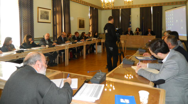 &Sigma;&upsilon;&nu;ά&nu;&tau;&eta;&sigma;&eta; &epsilon;&rho;&gamma;&alpha;&sigma;ί&alpha;&sigmaf; &sigma;&tau;&eta;&nu; &Tau;&rho;ί&pi;&omicron;&lambda;&eta; &gamma;&iota;&alpha; &tau;&eta; &delta;&iota;&alpha;&chi;&epsilon;ί&rho;&iota;&sigma;&eta; &alpha;&pi;&omicron;&rho;&rho;&iota;&mu;&mu;ά&tau;&omega;&nu; (vd)