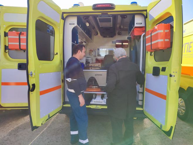 &Nu;ί&kappa;&alpha;&sigmaf; &gamma;&iota;&alpha; &alpha;&sigma;&theta;&epsilon;&nu;&omicron;&phi;ό&rho;&alpha;: "&Kappa;ά&pi;&omicron;&iota;&omicron;&iota; &theta;έ&lambda;&omicron;&upsilon;&nu; &nu;&alpha; &omicron;&iota;&kappa;&epsilon;&iota;&omicron;&pi;&omicron;&iota;&omicron;ύ&nu;&tau;&alpha;&iota; &tau;&iota;&sigmaf; &pi;&alpha;&rho;&epsilon;&mu;&beta;ά&sigma;&epsilon;&iota;&sigmaf; &tau;&eta;&sigmaf; &Pi;&epsilon;&rho;&iota;&phi;έ&rho;&epsilon;&iota;&alpha;&sigmaf;"