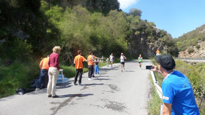 Αγώνας δρόμου για τον Μίκη από τη Ζάτουνα ως το Βαλτεσινίκο!