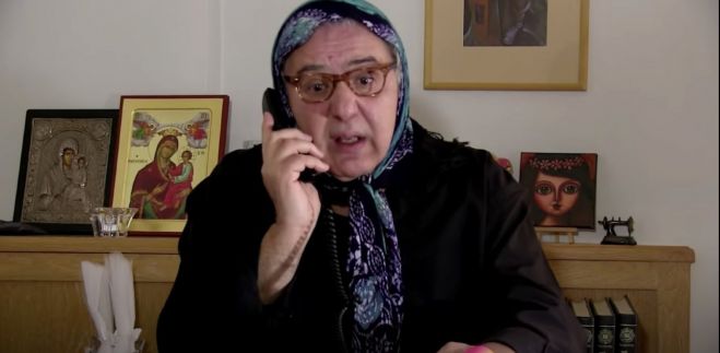 "Ά&gamma;&alpha;&mu;&omicron;&iota; &Theta;ύ&tau;&alpha;&iota;" | &Eta; &laquo;&gamma;&iota;&alpha;&gamma;&iota;ά&raquo; &sigma;&chi;&omicron;&lambda;&iota;ά&zeta;&epsilon;&iota; &tau;&iota;&sigmaf; &sigma;&upsilon;&nu;&tau;ά&xi;&epsilon;&iota;&sigmaf;, &tau;&omicron;&nu; &Kappa;&upsilon;&nu;ό&delta;&omicron;&nu;&tau;&alpha; &kappa;&alpha;&iota; &tau;&omicron; &Pi;ά&sigma;&chi;&alpha; de Papel (vd)