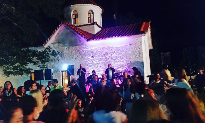 Έ&lambda;&alpha;&tau;&omicron;&sigmaf; &Kappa;&upsilon;&nu;&omicron;&upsilon;&rho;ί&alpha;&sigmaf; | &Mu;&epsilon;&tau;ά &alpha;&pi;ό 40 &chi;&rho;ό&nu;&iota;&alpha;, &alpha;&nu;&alpha;&beta;&lambda;ή&theta;&eta;&kappa;&epsilon; &eta; &kappa;&alpha;&lambda;&omicron;&kappa;&alpha;&iota;&rho;&iota;&nu;ή &gamma;&iota;&omicron;&rho;&tau;ή &sigma;&tau;&omicron; &chi;&omega;&rho;&iota;ό