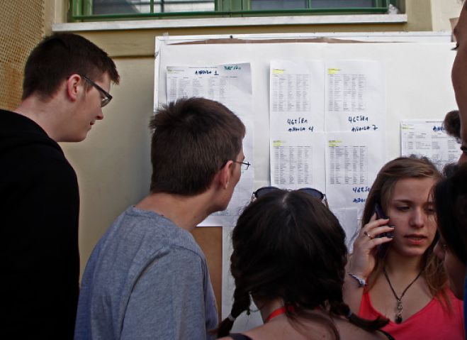 &Sigma;&tau;&iota;&sigmaf; 10 &Iota;&omicron;&upsilon;&lambda;ί&omicron;&upsilon; &alpha;&nu;&alpha;&kappa;&omicron;&iota;&nu;ώ&nu;&omicron;&nu;&tau;&alpha;&iota; &omicron;&iota; &beta;&alpha;&theta;&mu;&omicron;&lambda;&omicron;&gamma;ί&epsilon;&sigmaf; &tau;&omega;&nu; &epsilon;&iota;&delta;&iota;&kappa;ώ&nu; &mu;&alpha;&theta;&eta;&mu;ά&tau;&omega;&nu;