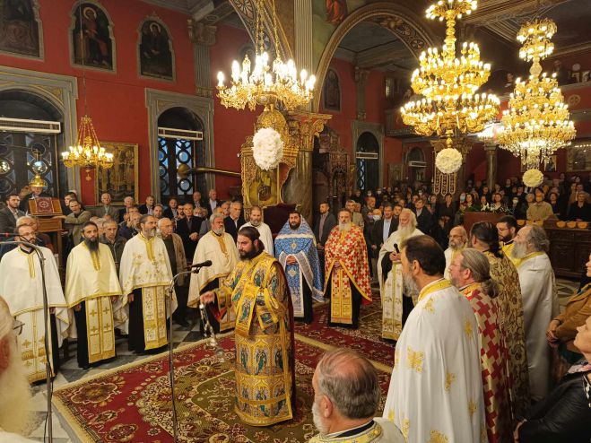 &Eta; &epsilon;&omicron;&rho;&tau;ή &Pi;&alpha;&mu;&mu;&epsilon;&gamma;ί&sigma;&tau;&omega;&nu; &Tau;&alpha;&xi;&iota;&alpha;&rho;&chi;ώ&nu; &sigma;&tau;&eta;&nu; &Tau;&rho;ί&pi;&omicron;&lambda;&eta; (&epsilon;&iota;&kappa;ό&nu;&epsilon;&sigmaf;)