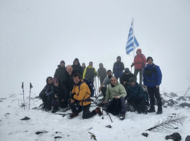 &Sigma;&tau;&eta;&nu; &kappa;&alpha;&tau;ά&lambda;&epsilon;&upsilon;&kappa;&eta; &kappa;&omicron;&rho;&upsilon;&phi;ή &tau;&omicron;&upsilon; &Mu;&alpha;&iota;&nu;ά&lambda;&omicron;&upsilon; &pi;ά&tau;&eta;&sigma;&alpha;&nu; &omicron;&iota; &omicron;&rho;&epsilon;&iota;&beta;ά&tau;&epsilon;&sigmaf; &tau;&omicron;&upsilon; &Sigma;&Alpha;&Omicron;&Omicron;! (&epsilon;&iota;&kappa;ό&nu;&epsilon;&sigmaf;)