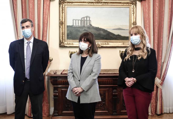 &Eta; Έ&nu;&omega;&sigma;&eta; &Pi;&nu;&epsilon;&upsilon;&mu;&omicron;&nu;&omicron;&lambda;ό&gamma;&omega;&nu; &Epsilon;&lambda;&lambda;ά&delta;&omicron;&sigmaf; &epsilon;&mu;&beta;&omicron;&lambda;ί&alpha;&sigma;&epsilon; &tau;&eta;&nu; &Pi;&rho;ό&epsilon;&delta;&rho;&omicron; &tau;&eta;&sigmaf; &Delta;&eta;&mu;&omicron;&kappa;&rho;&alpha;&tau;ί&alpha;&sigmaf;