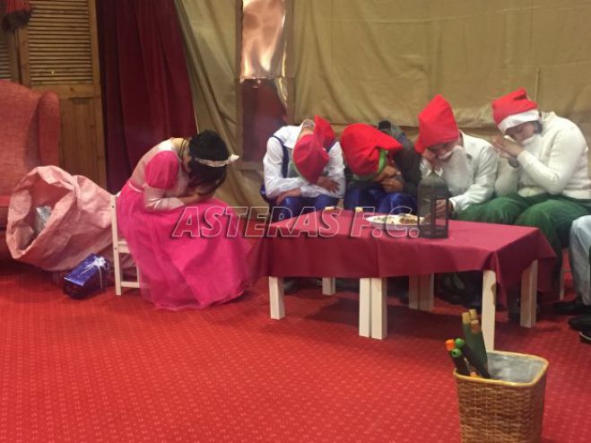 Ευχαριστίες από το Ειδικό Σχολείο Μαντινείας για όσους βοήθησαν να γίνει η Χριστουγεννιάτικη γιορτή!