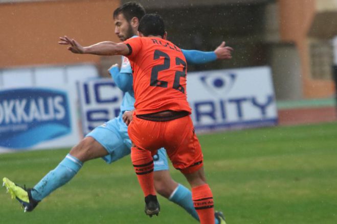 &Mu;&epsilon; &tau;&omicron; ... έ&nu;&alpha; &pi;ό&delta;&iota; &sigma;&tau;&omicron;&upsilon;&sigmaf; "4" &tau;&omicron;&upsilon; &Kappa;&upsilon;&pi;&epsilon;&lambda;&lambda;&omicron;&upsilon; &omicron; &Alpha;&sigma;&tau;έ&rho;&alpha;&sigmaf;! (vd)