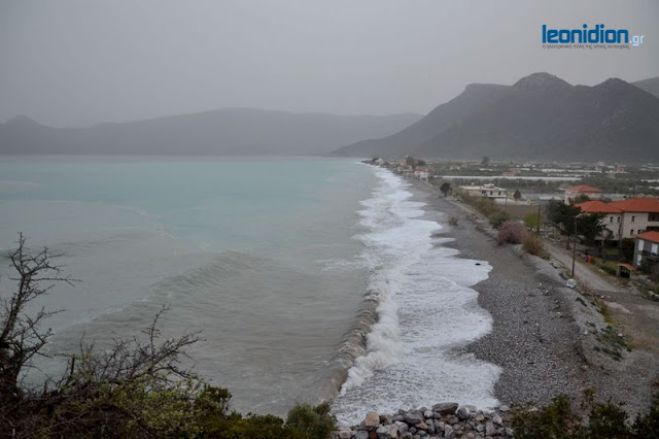 Σφοδρή θαλασσοταραχή σήμερα στη Νότια Κυνουρία (vd)