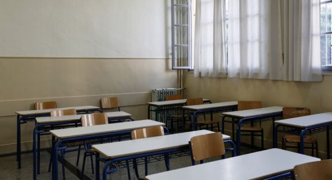 Ανήλικος απειλούσε ότι θα μπει με καλάσνικοφ σε σχολείο της Αθήνας