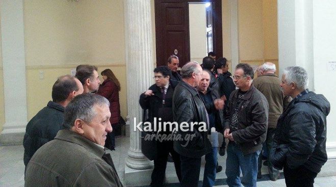 &Alpha;&nu;&alpha;&beta;&omicron;&lambda;ή &gamma;&iota;&alpha; &tau;&eta; &delta;ί&kappa;&eta; &tau;&omega;&nu; &alpha;&gamma;&rho;&omicron;&tau;ώ&nu; &sigma;&tau;&eta;&nu; &Tau;&rho;ί&pi;&omicron;&lambda;&eta; (vd)