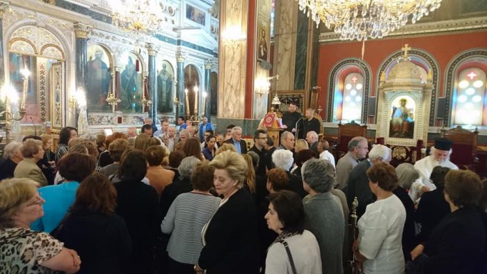 &Eta; &gamma;&iota;&omicron;&rho;&tau;ή &tau;&eta;&sigmaf; &Alpha;&nu;&alpha;&lambda;ή&psi;&epsilon;&omega;&sigmaf; &sigma;&tau;&omicron;&nu; &Mu;&eta;&tau;&rho;&omicron;&pi;&omicron;&lambda;&iota;&tau;&iota;&kappa;ό &Nu;&alpha;ό &Tau;&rho;ί&pi;&omicron;&lambda;&eta;&sigmaf; (&epsilon;&iota;&kappa;ό&nu;&epsilon;&sigmaf;)