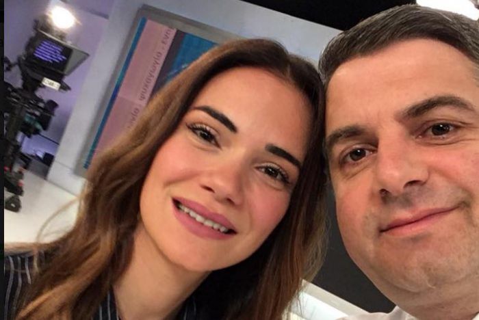 Selfie &mu;&epsilon; &tau;&eta;&nu; Ά&nu;&nu;&alpha; &Mu;&pi;&omicron;&upsilon;&sigma;&delta;&omicron;ύ&kappa;&omicron;&upsilon; "&alpha;&nu;έ&beta;&alpha;&sigma;&epsilon;" &omicron; &Omicron;&delta;&upsilon;&sigma;&sigma;έ&alpha;&sigmaf; &sigma;&tau;&omicron; facebook!