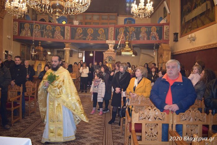 &Omicron; &epsilon;&omicron;&rho;&tau;&alpha;&sigma;&mu;ό&sigmaf; &tau;&omega;&nu; &Theta;&epsilon;&omicron;&phi;&alpha;&nu;&epsilon;ί&omega;&nu; &sigma;&tau;&eta; &Beta;&lambda;&alpha;&chi;έ&rho;&nu;&alpha; (&epsilon;&iota;&kappa;ό&nu;&epsilon;&sigmaf;)