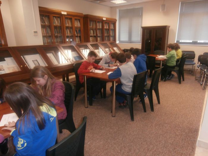 &Pi;&alpha;&gamma;&kappa;ό&sigma;&mu;&iota;&alpha; &Eta;&mu;έ&rho;&alpha; &Pi;&alpha;&iota;&delta;&iota;&kappa;&omicron;ύ &Beta;&iota;&beta;&lambda;ί&omicron;&upsilon; &sigma;&tau;&eta; &Delta;&eta;&mu;ό&sigma;&iota;&alpha; &Kappa;&epsilon;&nu;&tau;&rho;&iota;&kappa;ή &Beta;&iota;&beta;&lambda;&iota;&omicron;&theta;ή&kappa;&eta; &Tau;&rho;ί&pi;&omicron;&lambda;&eta;&sigmaf;