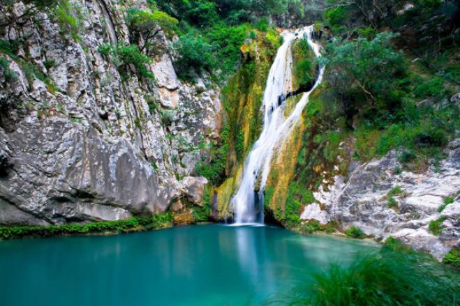 6 Ελληνικές φυσικές πισίνες που μάς καταπλήσσουν - Ποια είναι στην Πελοπόννησο!