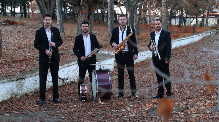 «Γίνεται χαμός με το Despacito στα πανηγύρια»!