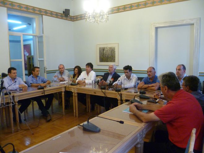 &laquo;&Sigma;&pi;&omicron;&upsilon;&delta;&alpha;ί&omicron; &gamma;&epsilon;&gamma;&omicron;&nu;ό&sigmaf; &eta; &epsilon;&pi;&alpha;&nu;&alpha;&lambda;&epsilon;&iota;&tau;&omicron;&upsilon;&rho;&gamma;ί&alpha; &tau;&omicron;&upsilon; &alpha;&rho;&chi;&alpha;ί&omicron;&upsilon; &theta;&epsilon;ά&tau;&rho;&omicron;&upsilon; &Mu;&epsilon;&gamma;&alpha;&lambda;ό&pi;&omicron;&lambda;&eta;&sigmaf;&raquo;