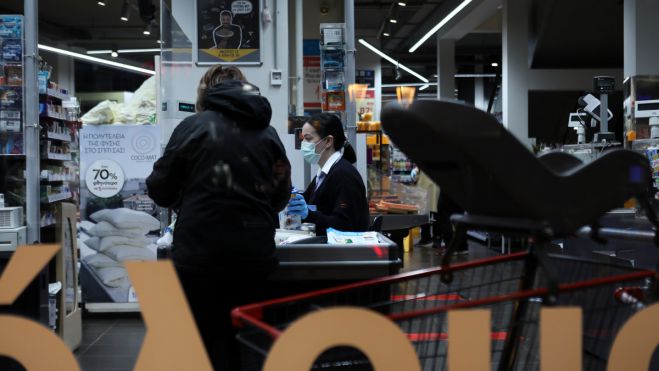 Ποιες νέες κατηγορίες εργαζομένων θα λάβουν το επίδομα των 800 ευρώ