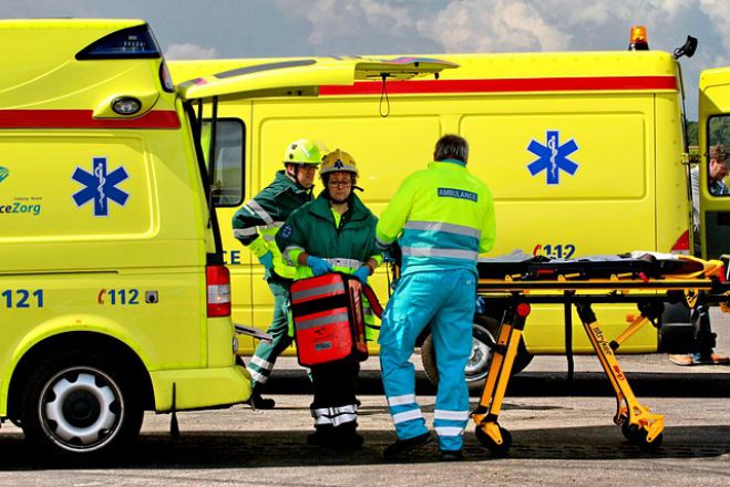 &Lambda;&omicron;&upsilon;&tau;&rho;ά&kappa;&iota; | &Eta;&lambda;&iota;&kappa;&iota;&omega;&mu;έ&nu;&omicron;&sigmaf; ά&nu;&delta;&rho;&alpha;&sigmaf; έ&pi;&epsilon;&sigma;&epsilon; &alpha;&pi;ό &tau;&omicron; 2&omicron; ό&rho;&omicron;&phi;&omicron; &kappa;&alpha;&iota; &sigma;&kappa;&omicron;&tau;ώ&theta;&eta;&kappa;&epsilon;