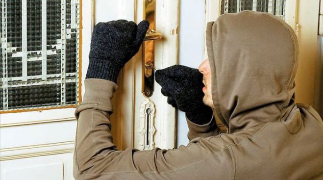 &laquo;Ά&nu;&omicron;&iota;&xi;&alpha;&nu;&raquo; &sigma;&pi;ί&tau;&iota; &sigma;&epsilon; &chi;&omega;&rho;&iota;ό &tau;&eta;&sigmaf; &Tau;&epsilon;&gamma;έ&alpha;&sigmaf; &tau;&eta;&nu; ώ&rho;&alpha; &tau;&omicron;&upsilon; &pi;&alpha;&nu;&eta;&gamma;&upsilon;&rho;&iota;&omicron;ύ &ndash; Έ&kappa;&lambda;&epsilon;&psi;&alpha;&nu; &chi;&rho;&upsilon;&sigma;&alpha;&phi;&iota;&kappa;ά, &lambda;&epsilon;&phi;&tau;ά &kappa;&alpha;&iota; ό&pi;&lambda;&omicron;!