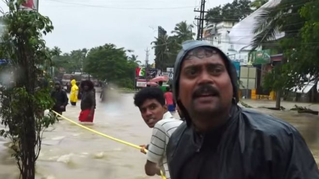 &Iota;&nu;&delta;ί&alpha; | &Sigma;&tau;&omicron;&upsilon;&sigmaf; 357 &omicron;&iota; &nu;&epsilon;&kappa;&rho;&omicron;ί &alpha;&pi;ό &tau;&iota;&sigmaf; &pi;&lambda;&eta;&mu;&mu;ύ&rho;&epsilon;&sigmaf; &sigma;&tau;&eta;&nu; &Kappa;&epsilon;&rho;ά&lambda;&alpha; (vd)