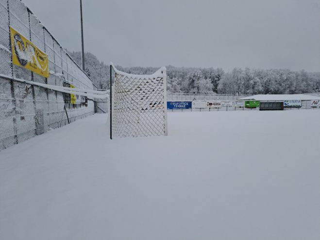 Πολύ χιόνι στα Γρεβενά - Αναβλήθηκε ο αγώνας της γυναικείας ομάδας του Αστέρα! (εικόνες)