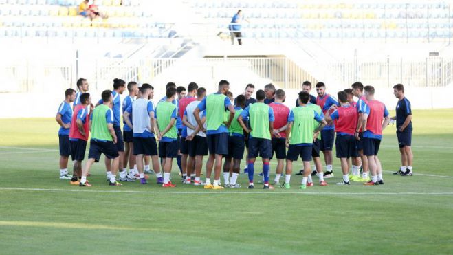 &Phi;&iota;&lambda;&iota;&kappa;ό &mu;&epsilon; Al Fayha &omicron; &Alpha;&sigma;&tau;έ&rho;&alpha;&sigmaf;