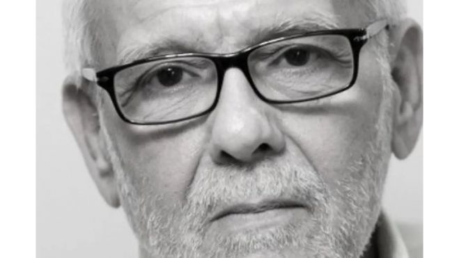 &Sigma;&tau;&omicron; &Alpha;&rsquo; &Nu;&epsilon;&kappa;&rho;&omicron;&tau;&alpha;&phi;&epsilon;ί&omicron; &Alpha;&theta;&eta;&nu;ώ&nu; &tau;&eta;&nu; &Tau;&rho;ί&tau;&eta; &eta; &kappa;&eta;&delta;&epsilon;ί&alpha; &tau;&omicron;&upsilon; &delta;&eta;&mu;&omicron;&sigma;&iota;&omicron;&gamma;&rho;ά&phi;&omicron;&upsilon; &Theta;ά&nu;&omicron;&upsilon; &Omicron;&iota;&kappa;&omicron;&nu;&omicron;&mu;ό&pi;&omicron;&upsilon;&lambda;&omicron;&upsilon;, &sigma;&upsilon;&zeta;ύ&gamma;&omicron;&upsilon; &tau;&eta;&sigmaf; &Alpha;&nu;&tau;&iota;&delta;&eta;&mu;ά&rho;&chi;&omicron;&upsilon; &Mu;&alpha;&rho;ί&alpha;&sigmaf; &Phi;&rho;ά&gamma;&kappa;&omicron;&upsilon;