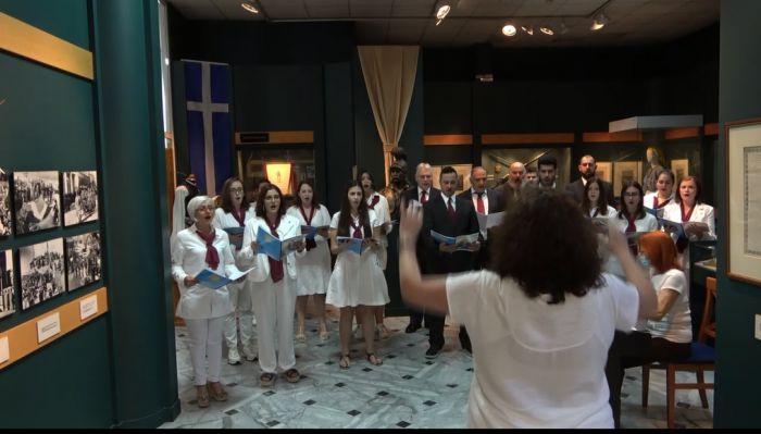 &Omicron; &Epsilon;&theta;&nu;&iota;&kappa;ό&sigmaf; &mu;&alpha;&sigmaf; Ύ&mu;&nu;&omicron;&sigmaf; &alpha;&pi;ό &tau;&eta;&nu; &Chi;&omicron;&rho;&omega;&delta;ί&alpha; "&Omicron;&rho;&phi;έ&alpha;&sigmaf;" &sigma;&tau;&omicron; &Pi;&omicron;&lambda;&epsilon;&mu;&iota;&kappa;ό &Mu;&omicron;&upsilon;&sigma;&epsilon;ί&omicron; &Tau;&rho;ί&pi;&omicron;&lambda;&eta;&sigmaf;! (vd)