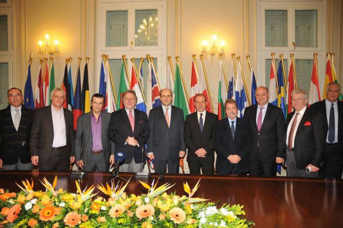 &Tau;&omicron; "&Kappa;&alpha;&lambda;&eta;&mu;έ&rho;&alpha; &Alpha;&rho;&kappa;&alpha;&delta;ί&alpha;" &sigma;&tau;&eta;&nu; &epsilon;&kappa;&delta;ή&lambda;&omega;&sigma;&eta; &tau;&omicron;&upsilon; &Gamma;&rho;&alpha;&phi;&epsilon;ί&omicron;&upsilon; &tau;&omicron;&upsilon; &Epsilon;&upsilon;&rho;&omega;&kappa;&omicron;&iota;&nu;&omicron;&beta;&omicron;&upsilon;&lambda;ί&omicron;&upsilon; &sigma;&tau;&eta;&nu; &Epsilon;&lambda;&lambda;ά&delta;&alpha;!