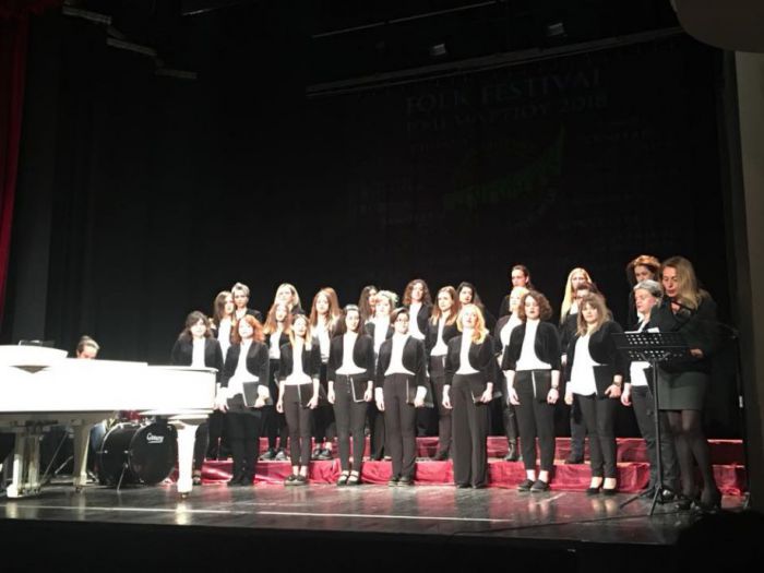 &Pi;&alpha;&nu;&epsilon;&lambda;&lambda;ή&nu;&iota;&omicron; Folk Festival &alpha;&pi;ό &tau;&eta; &Chi;&omicron;&rho;&omega;&delta;ί&alpha; &Tau;&rho;ί&pi;&omicron;&lambda;&eta;&sigmaf;