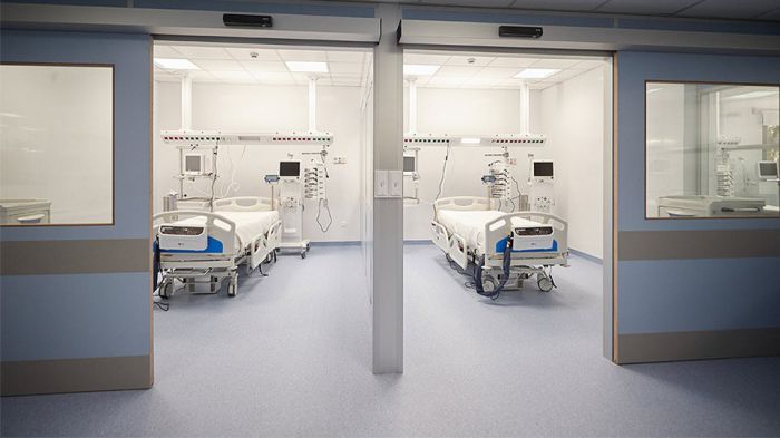 &laquo;&Mu;ά&chi;&eta;&raquo; &gamma;&iota;&alpha; 200 &kappa;&lambda;ί&nu;&epsilon;&sigmaf; Covid-19 &sigma;&tau;&eta; &Theta;&epsilon;&sigma;&sigma;&alpha;&lambda;&omicron;&nu;ί&kappa;&eta; | &laquo;Ό&chi;&iota;&raquo; &alpha;&pi;ό &tau;&omicron;&upsilon;&sigmaf; &kappa;&lambda;&iota;&nu;&iota;&kappa;ά&rho;&chi;&epsilon;&sigmaf; &sigma;&tau;&omicron; &upsilon;&pi;&omicron;&upsilon;&rho;&gamma;&epsilon;ί&omicron; - &Epsilon;&pi;ί&tau;&alpha;&xi;&eta; &alpha;&nu; &epsilon;&pi;&iota;&mu;&epsilon;ί&nu;&omicron;&upsilon;&nu;