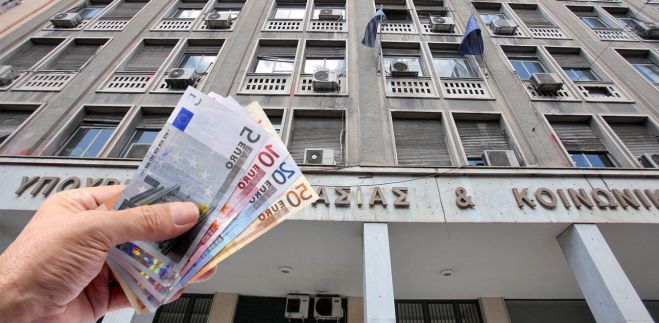 Κορωνοϊός | Ανοίγει η πλατφόρμα για τα 800 ευρώ - Τα βήματα για εργοδότες, εργαζόμενους